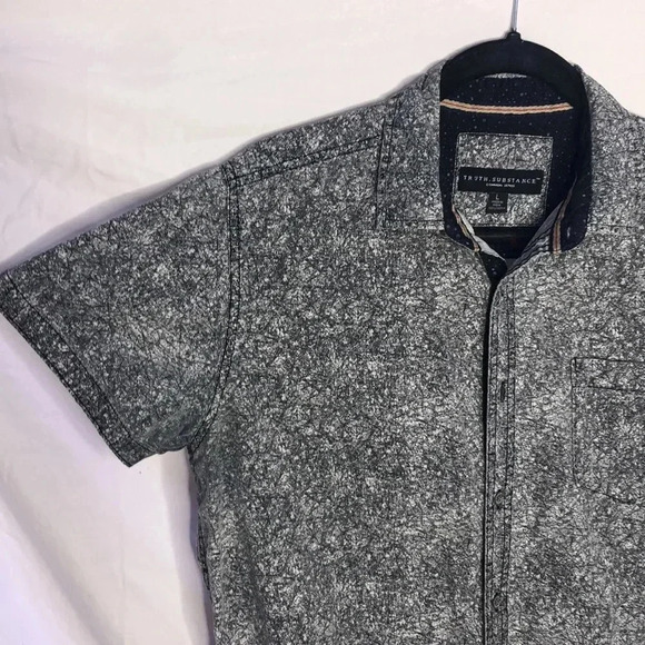 Missing a button but if you can sew, there is an extra button inside the shirt. - Picture 3 of 5